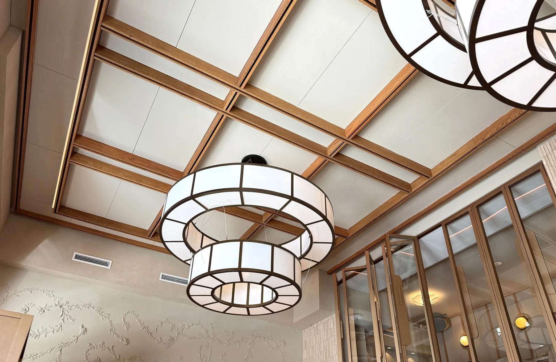 On-site fitting of joinery and ceiling elements